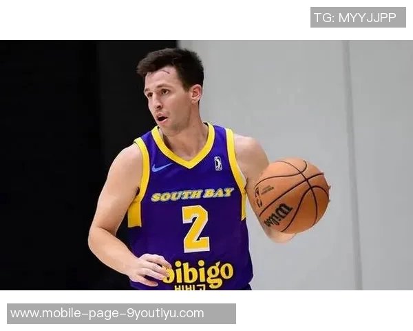 墨菲表现抢眼16投7中斩获20分4篮板4助攻2抢断三分球命中率高达40